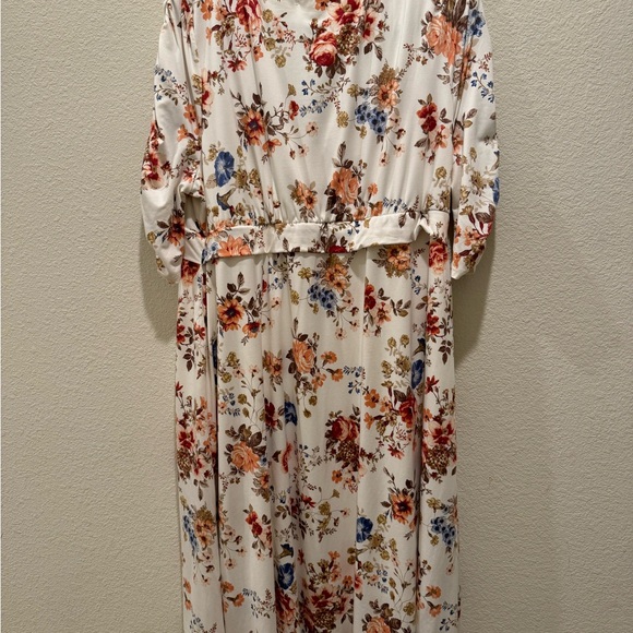 Kiyonna floral dress with pockets (super soft) - Picture 4 of 6